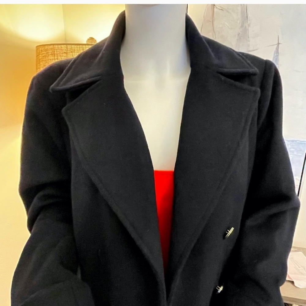 ✨️🎄NEW TO CLOSET!! Michael Kors double-breasted navy coat ( size Large)✨️🎄